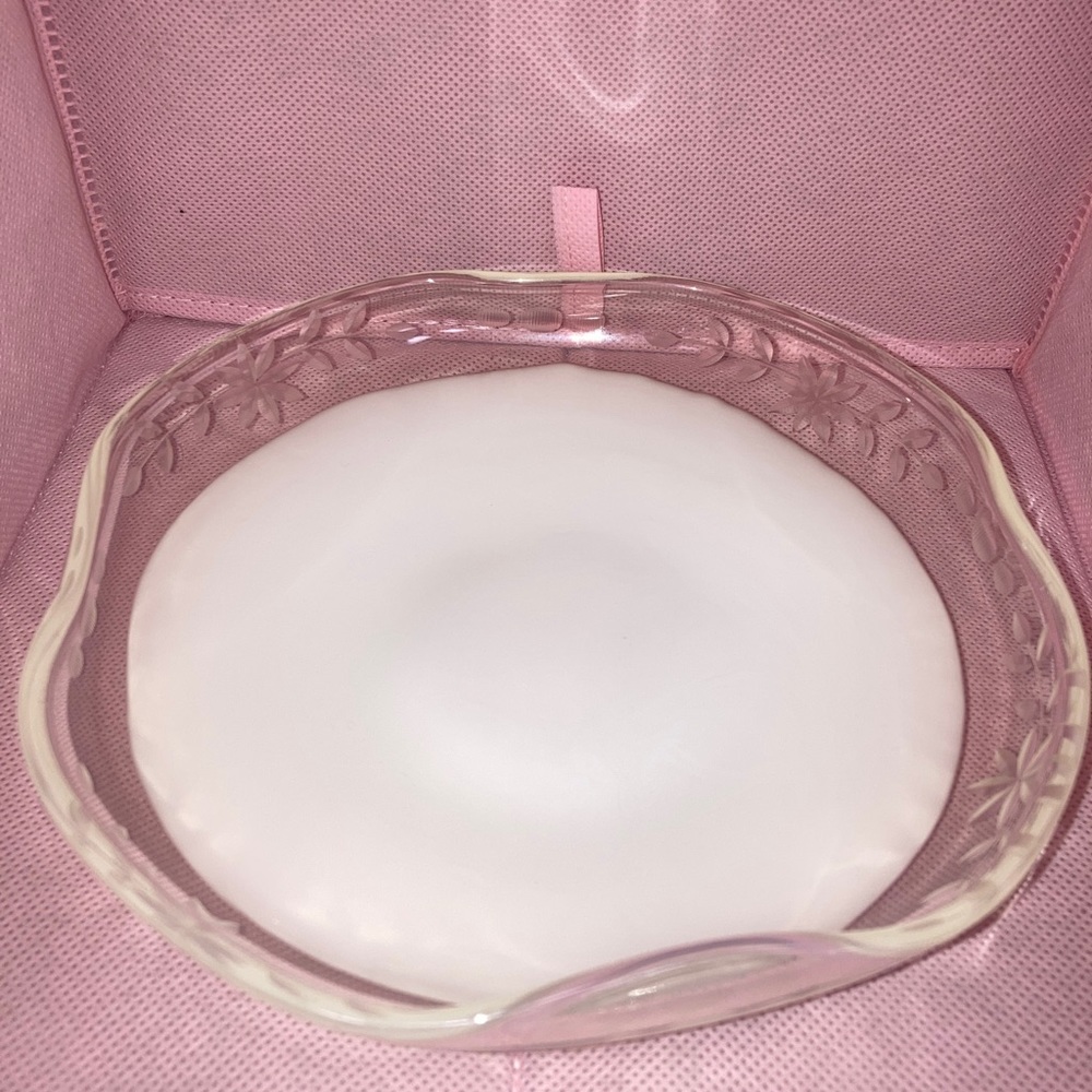 Cased Glass Dish (White & Clear)